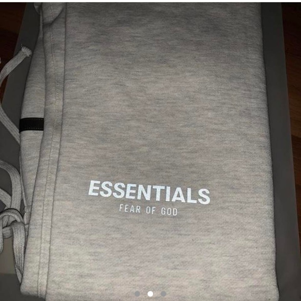 🚨 NWT 🚨 Fear of God Essentials Sweatpants - Picture 2 of 3